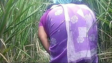 Indian Village Couple’s Raw, Sweaty Outdoor Fuck In The Open Fields