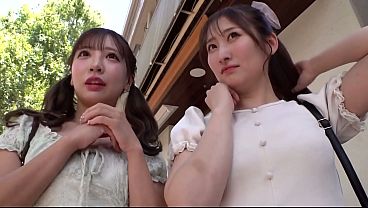 パート1 仲良し女子大生だけの秘密！友達同士で濡れて透けるエロ水着、潮吹きぶっかけ対決！