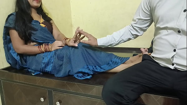 भाभी की पहली बार देवर ने जोरदार चोदाई की और उसके साथ पूरा मजा लिया, गर्म हिंदी आवाज़ में